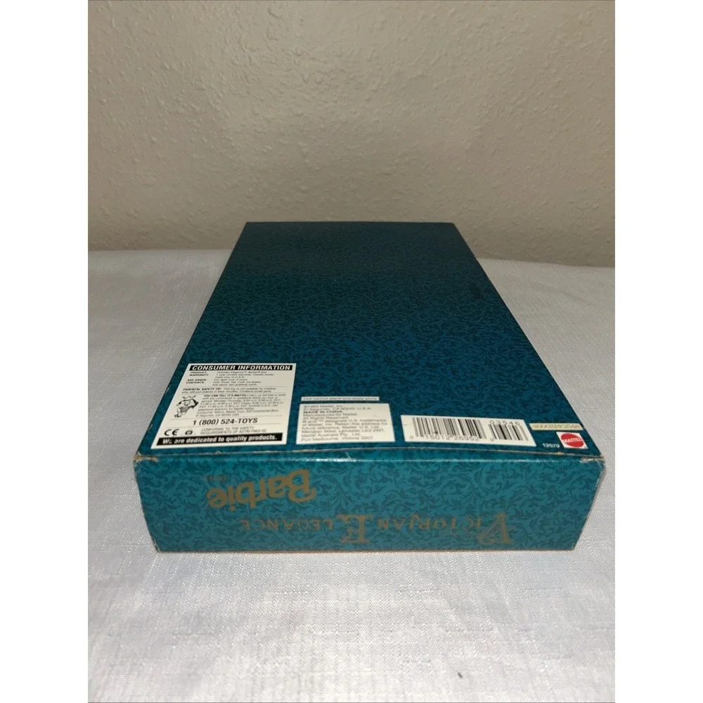 Mattel Victorian Elegance Barbie Vintage 1994 Collector's Holiday Skating NIB - Picture 9 of 11